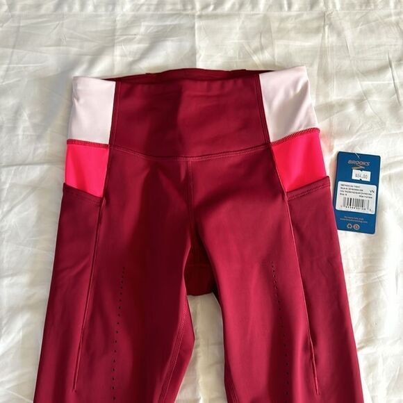 Brooks Women's Method 3/4 Tights, Color is Razzmatazz, Small, NWT - Picture 3 of 10